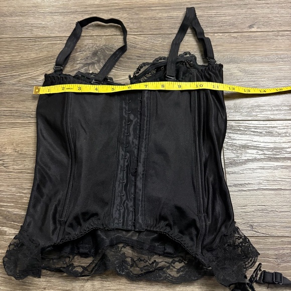 90s European Vintage Sunburst Lace Ruffle Hem Corset Top (Black) Size 34B/Small - Picture 8 of 8